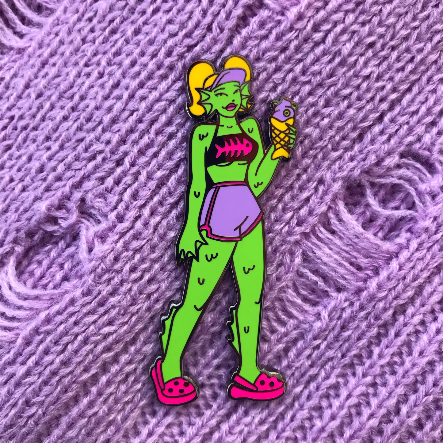 סיכה | סוואמפי מלכת הביצה - Swampy by Tragic Girls