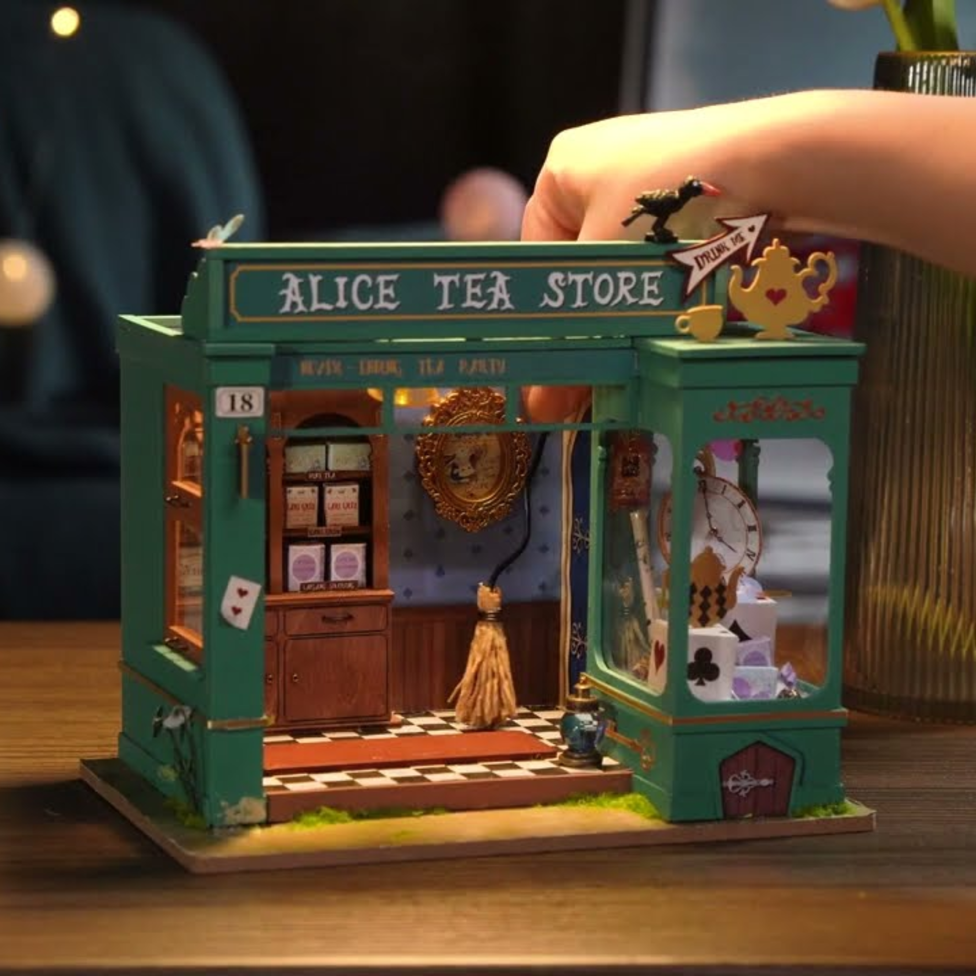 מיניאטורה | Alice's Tea Store - Yuka Monsters