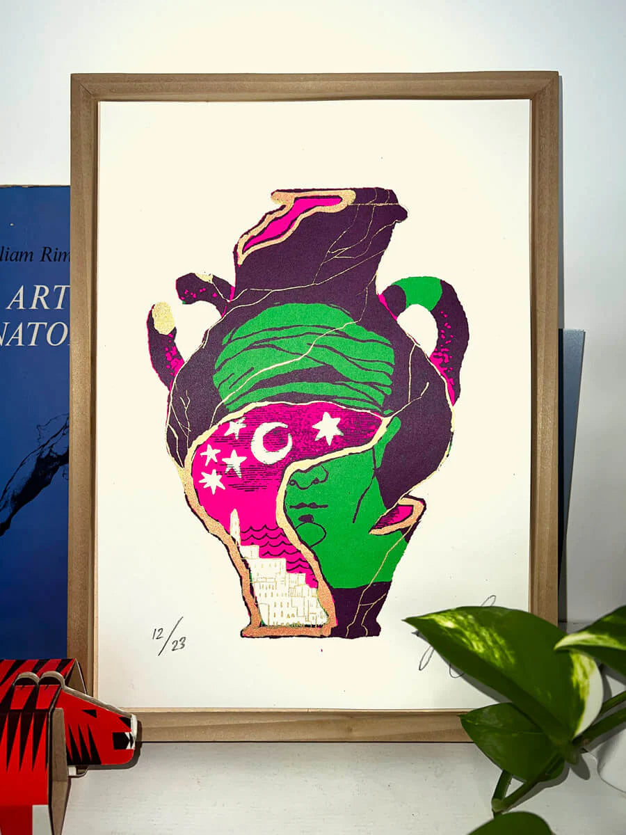 YONIL | פרינט משי במהדורה מוגבלת Broken Vase