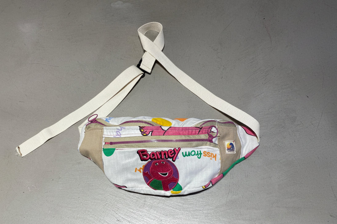 springlight outfitters | פאוץ' בארני - Yuka Monsters