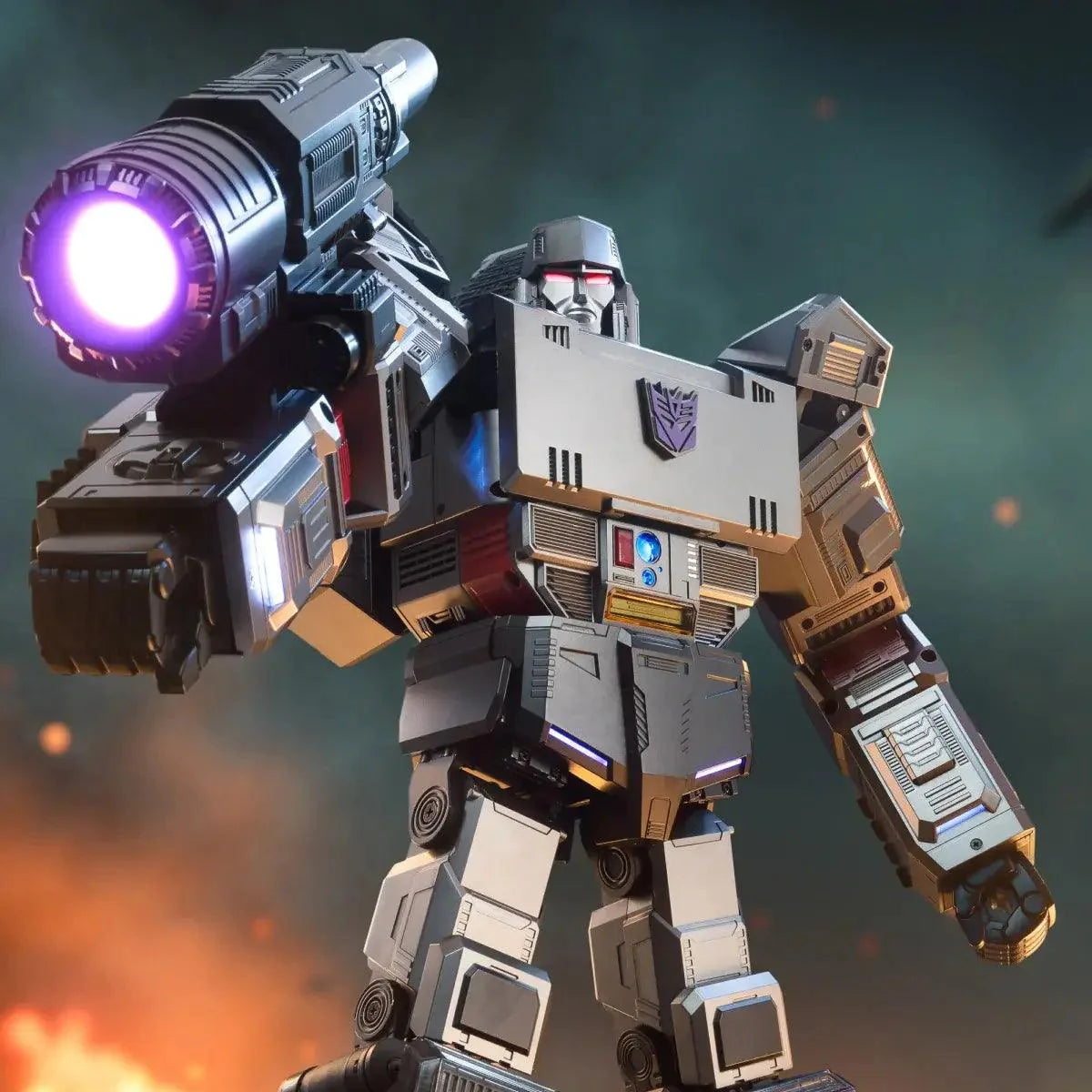 Megatron G1 - Robosen - Yuka Monsters