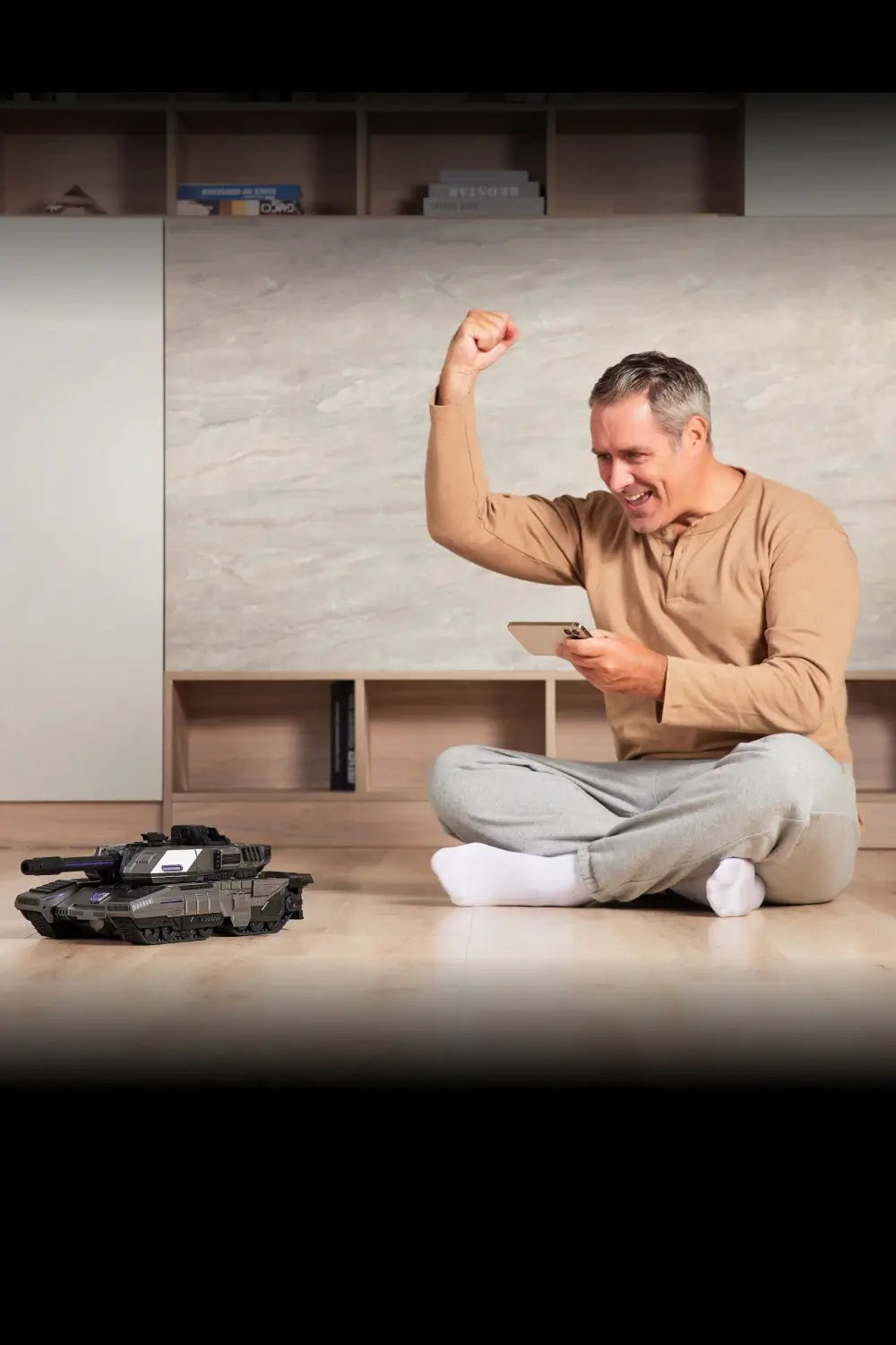 Megatron G1 - Robosen - Yuka Monsters