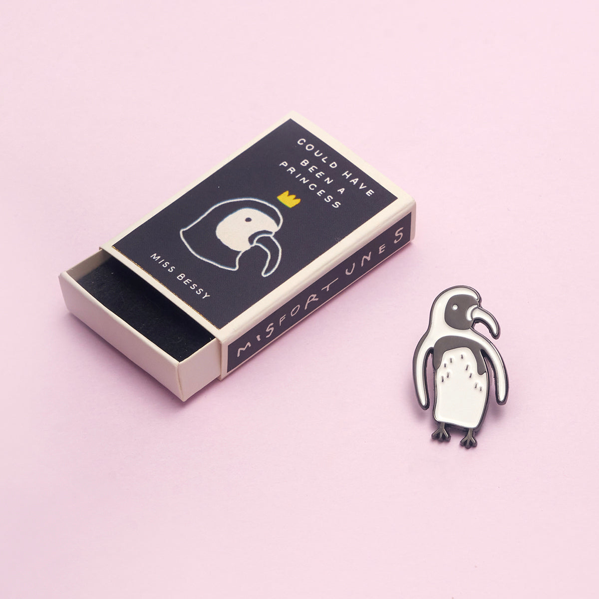 נועה גופר | סיכה Miss Bessy