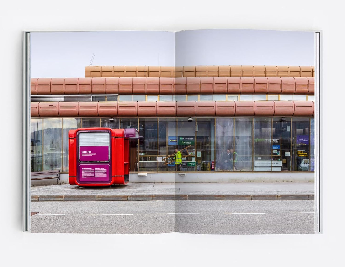 ספר עיון | Kiosk: The Last Modernist Booths Across Central and Eastern Europe