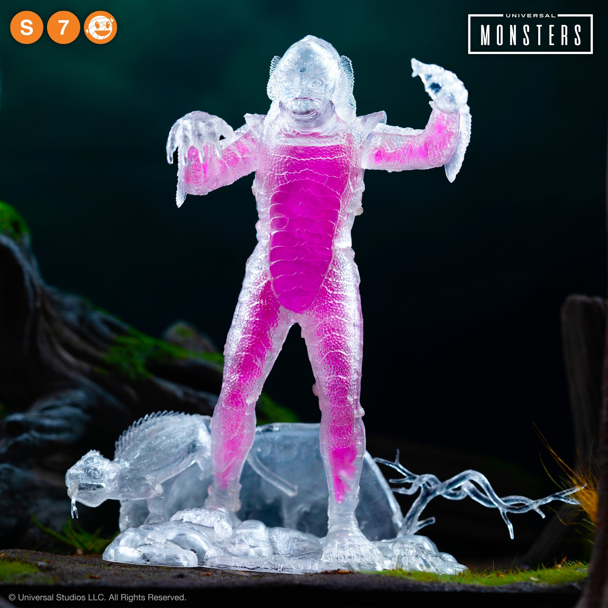 Universal Monsters Model Kit - Creature From the Black Lagoon (Clear) - Yuka Monsters