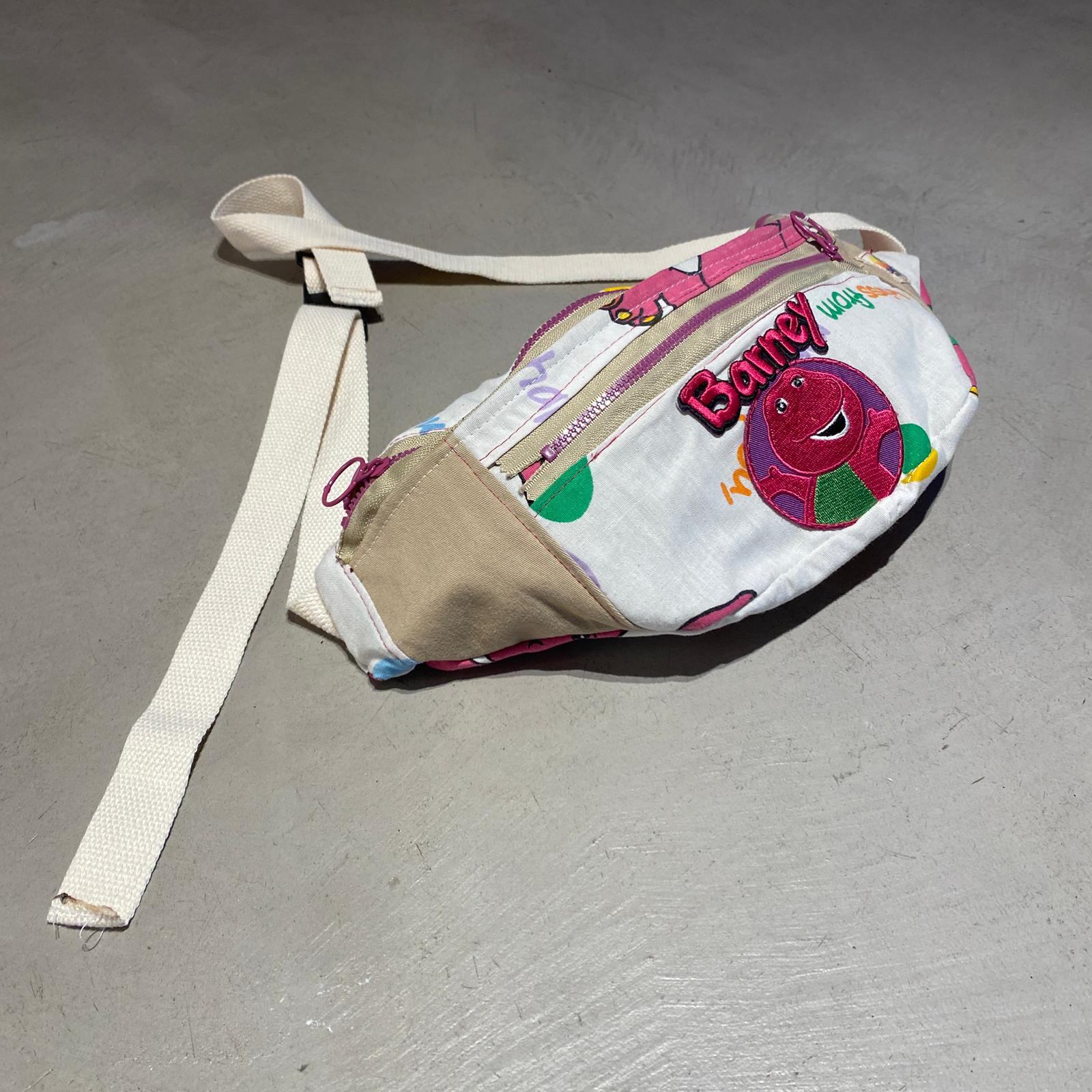 springlight outfitters | פאוץ' בארני - Yuka Monsters