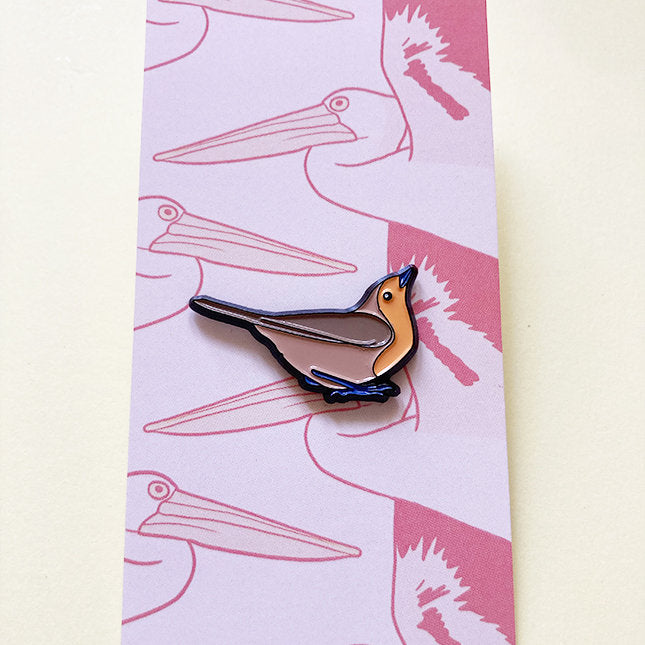 נעה כ״ץ | סיכת יונתן אדום החזה