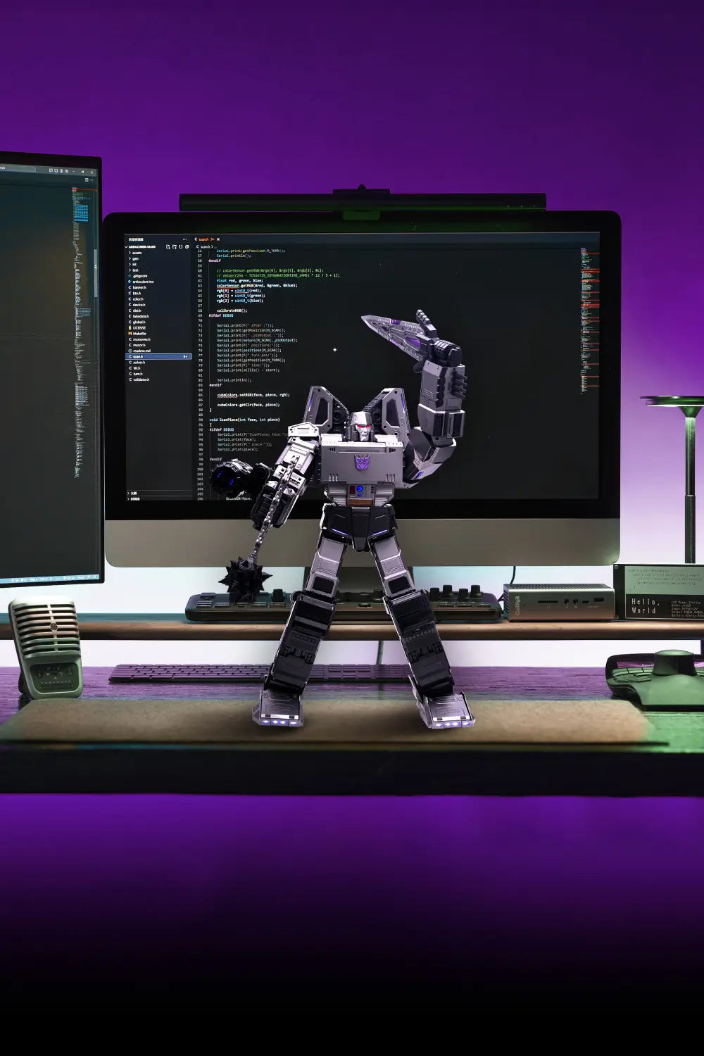 ‏Megatron G1 - Robosen 